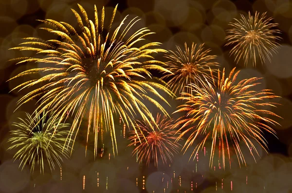 Fuegos artificiales con fondo bokeh luz . — Foto de Stock