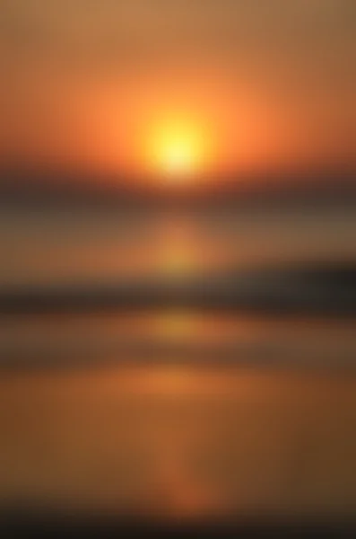 Luz da manhã cedo, Fundo borrado do nascer do sol, os fenômenos de iluminação natural . — Fotografia de Stock