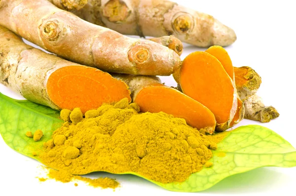 Poudre de curcuma (Curcuma longa L.) pour la médecine douce, les produits de spa et les ingrédients alimentaires . — Photo