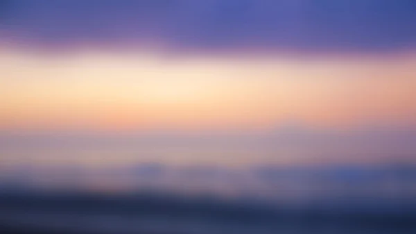 Luz de la madrugada, fondo borroso de la salida del sol, los fenómenos de iluminación natural . —  Fotos de Stock