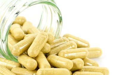 Beyaz arka plan üzerinde oral ilaçlar.