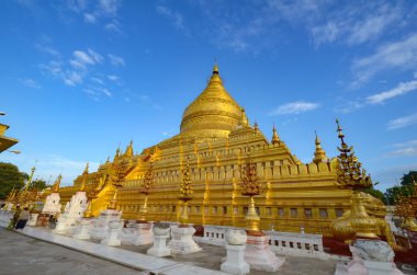 Shwezigon Pagoda veya Shwezigon Selami Myanmar.