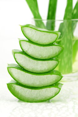 Dilim Aloe Vera yığını.