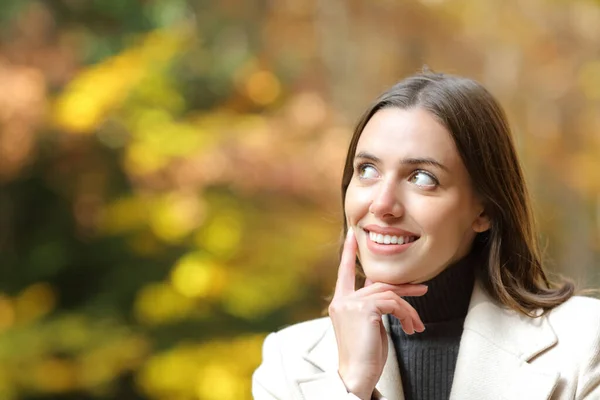 Happy Woman Thinking Looking Side Forest Park Autumn Season — Stock Photo, Image