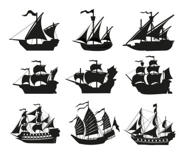 Korsan gemileri ve Dalgalanan Bayraklı Eski Tahta Gemiler. Vector Set Eski gemi yelkenleri geleneksel korsan sembolleri gösterişli vektör çizimleri. Siyah siluet koleksiyonu ayarlandı