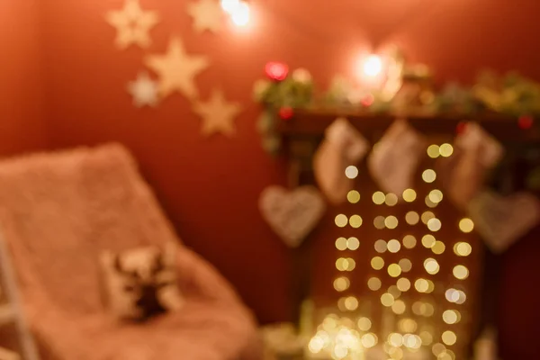 Disparo Desenfocado Fondo Navidad Borroso Con Sillón Chimenea Decorado Con — Foto de Stock