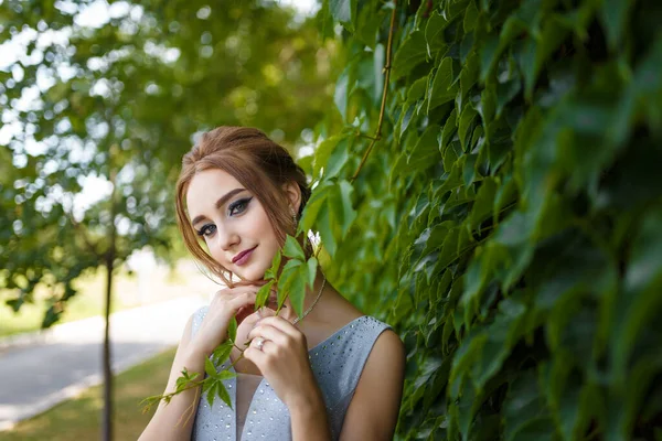 Beautiful Girl Tender Prom Dress Green Ivy Bush Background Female — Stock Photo, Image