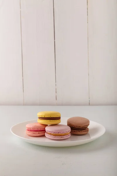 Colorful Macaroons Grey Mat White Background Sweet Bakery Copy Space — Stock Photo, Image