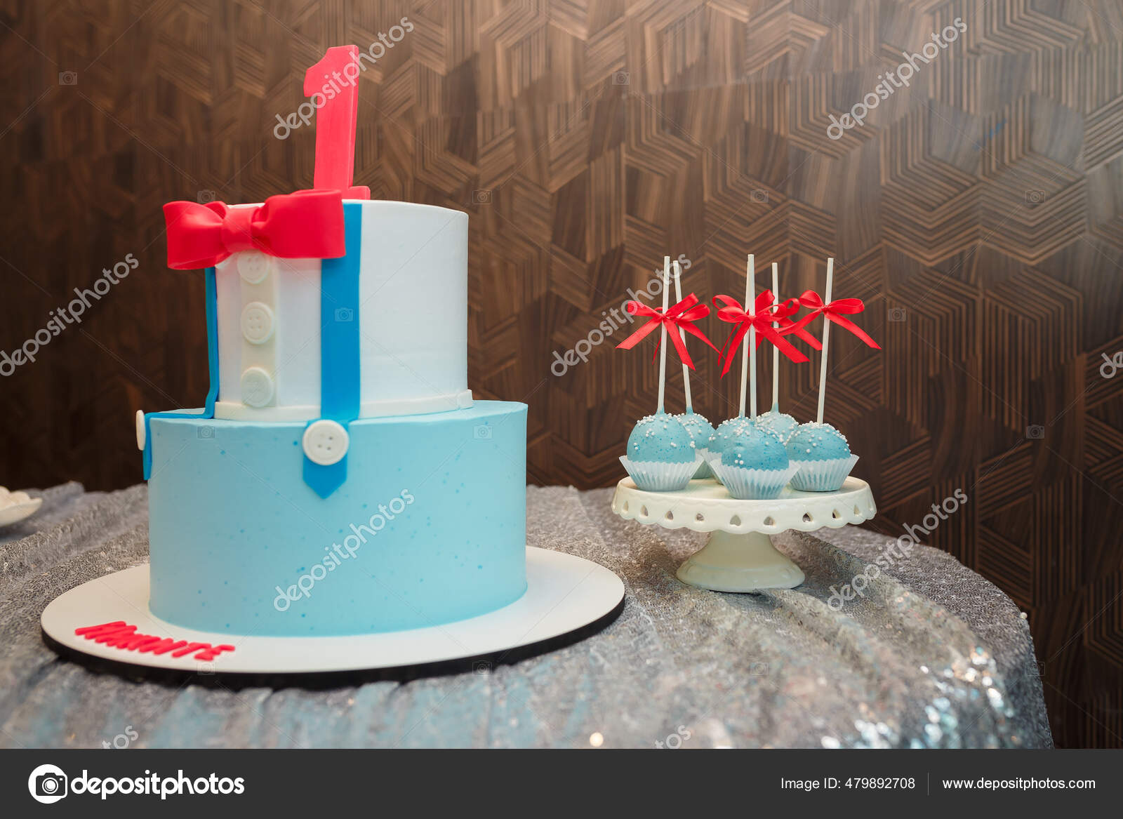 Bolo azul com prata feminino  Bolo, Bolos de aniversário, Bolos de  aniversário bonitos