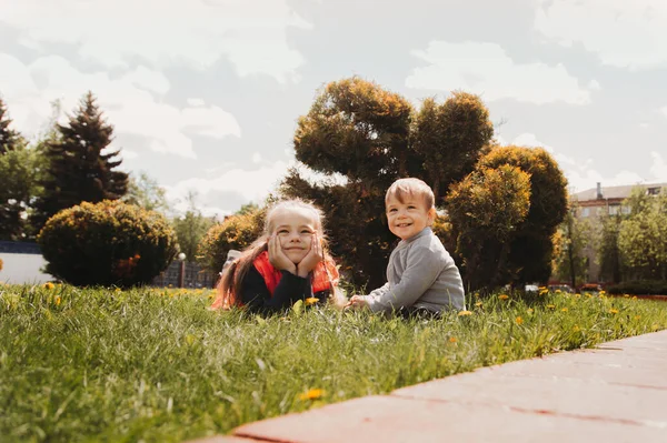 Sister Brother Play Park Summer — Stock Photo, Image