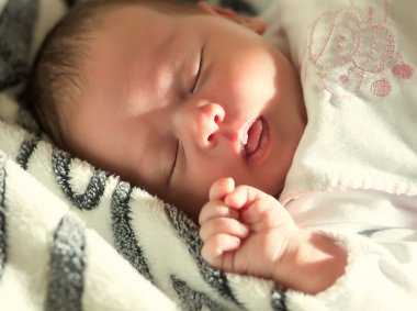 Uyuyan bir bebek yüzü