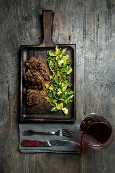 ルッコラとキノコの基板のステーキ — ストック写真