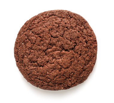 Beyaz arka planda izole edilmiş tek çikolatalı kurabiye. Üst görünüm.