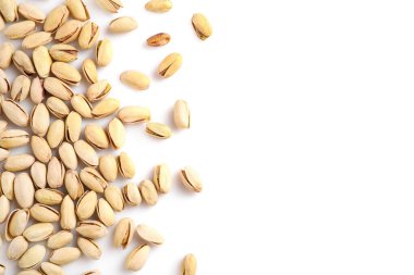 Fıstık ezmesi beyaz arka planda izole edilmiş. Üst Manzara. Boşluğu kopyala.