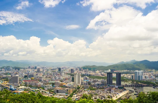 Vista general de la ciudad de Sanya, provincia de Hainan, China — Foto de Stock