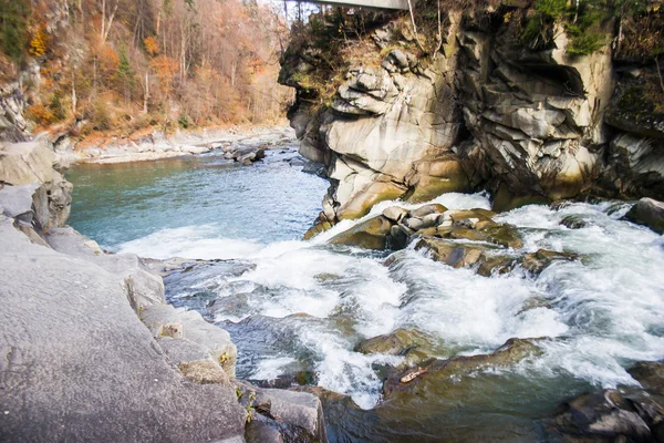 Karpatlar 'daki Dağ Nehri
