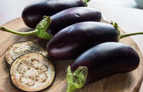 Patlıcan ahşap oyun tahtası