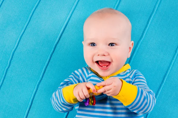 Mavi örgü battaniye bebek çocuk