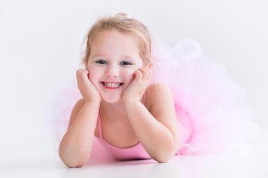 Küçük balerin pembe tutu