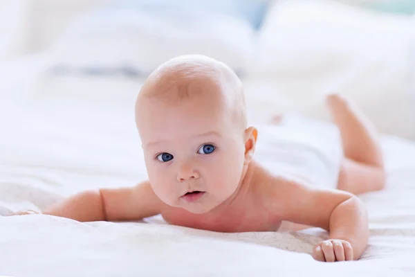 Baby boy in diaper — Stock Photo, Image