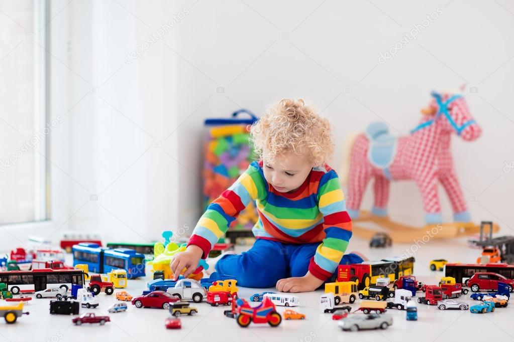 boys play toys