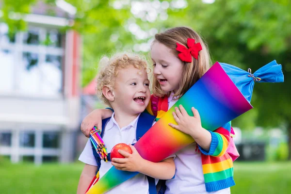 Kids with candy cone on first school day in Germany — Stock Photo, Image