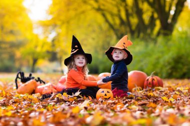 Halloween pumpkins çocuklarla