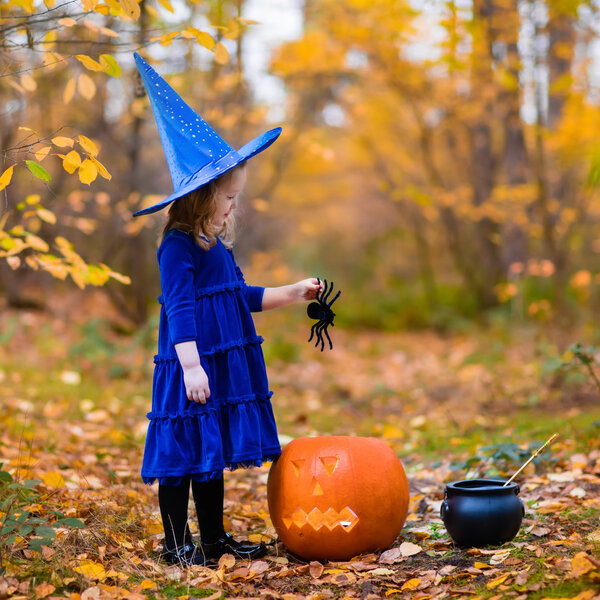 Little girl on Halloween trick or treat