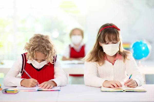 Kinderen Met Gezichtsmasker Klas Kind Terug Naar School Afsluiting Van — Stockfoto