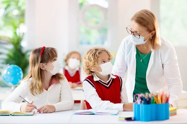 Kinderen Met Gezichtsmasker Klas Kind Terug Naar School Afsluiting Van — Stockfoto