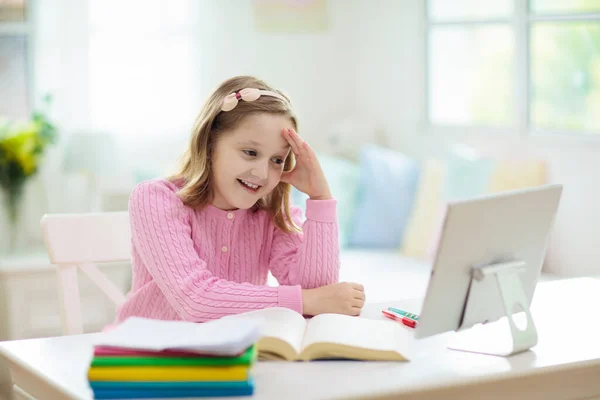 Aprendizagem Remota Online Crianças Escola Com Computador Tendo Vídeo Conferência — Fotografia de Stock