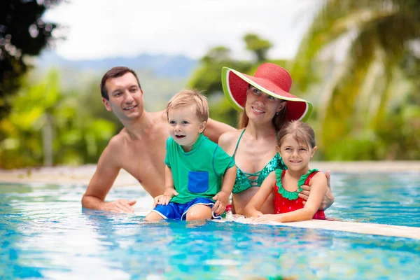 Family Kids Child Swimming Pool Mother Father Children Swim Tropical — Stock Photo, Image