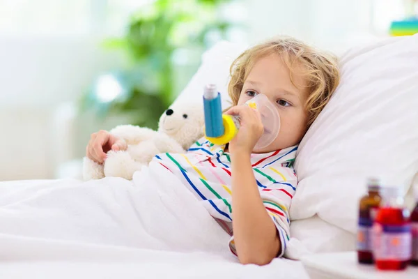 Sick Little Boy Asthma Medicine Ill Child Lying Bed Unwell — Stock Photo, Image