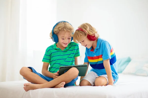 Child Tablet Computer Kids Study Online Electronic Device Learning Studying — Stock Photo, Image