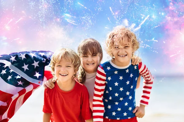 Kids Run Usa Flag Sunny Beach 4Th July Celebration American — Stock Photo, Image