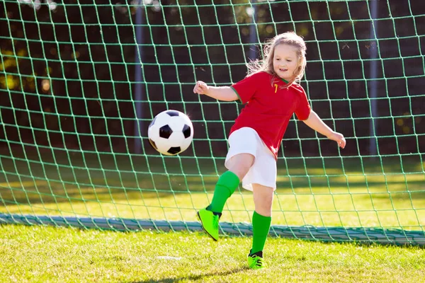 Bambini Giocano Calcio Sul Campo All Aperto Tifosi Portoghesi Bambini — Foto Stock