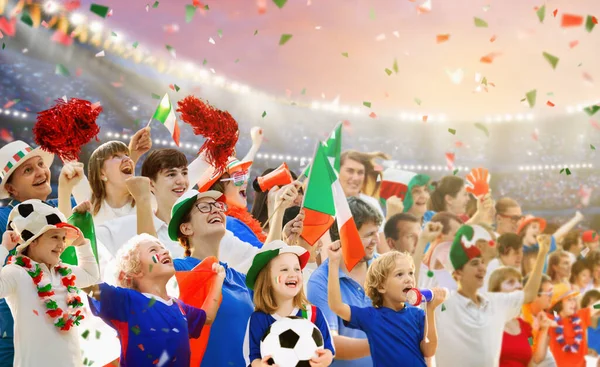 Italiens Fußballfan Stadion Italienische Fans Auf Dem Fußballplatz Beobachten Das — Stockfoto