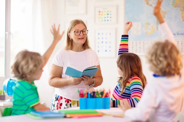 Kinderen School Kleuterschoolkinderen Klas Gelukkige Kinderen Terug Naar School Studenten — Stockfoto