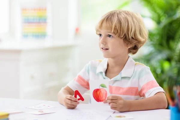 Barn Lär Sig Läsa Färgglada Abc Fonics Flash Kort För — Stockfoto