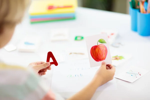 Kinder Lernen Lesen Bunte Abc Karten Für Kindergarten Und Vorschulkinder — Stockfoto