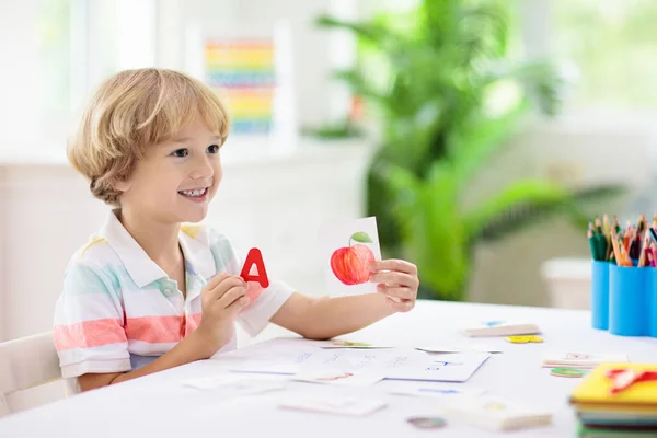 Barn Lär Sig Läsa Färgglada Abc Fonics Flash Kort För — Stockfoto