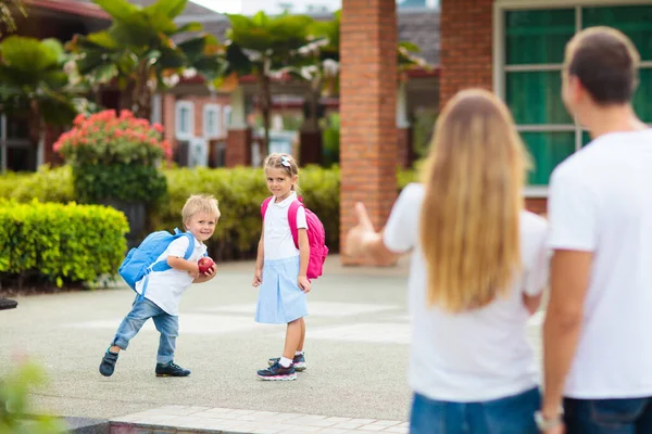 Mother Kids School Young Mom Picking Children Lessons Kindergarten Preschool — Stock Photo, Image