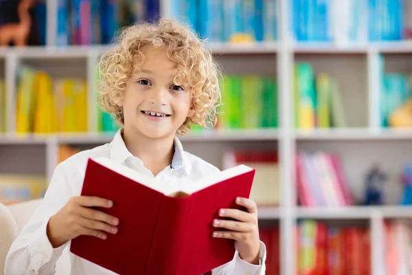Libro Bambini Bambini Leggono Ragazzino Una Libreria Colorata Che Compiti — Foto Stock