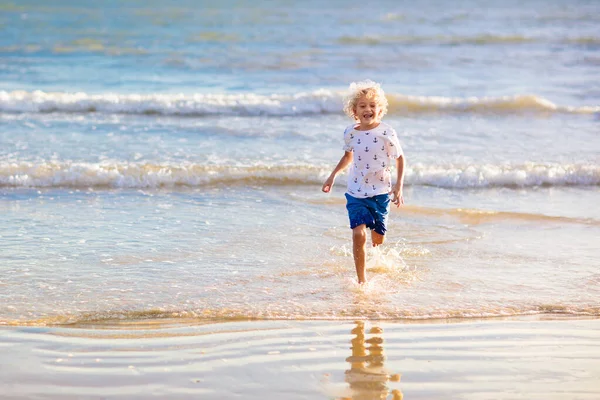 Child Playing Tropical Beach Little Boy Bucket Spade Seashore Family — Stock Photo, Image