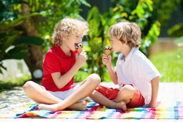 Kids Eat Ice Cream Garden Summer Outdoor Fun Children Lick —  Fotos de Stock