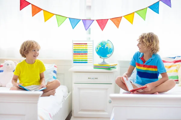 Child Reading Book Bed Bedroom Two Kids Little Boys Read — Stock Photo, Image