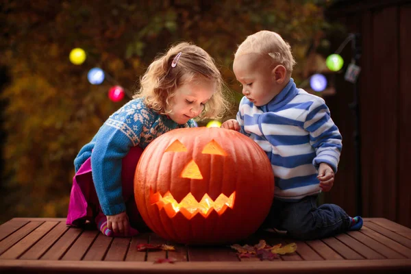 Child Carving Halloween Pumpkin Kids Carve Pumpkins Trick Treat Jack — Stock Photo, Image