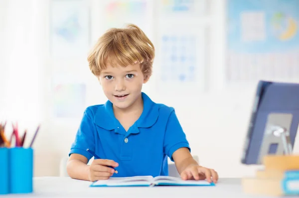 Aprendizaje Remoto Línea Niños Escuela Con Computadora Que Tienen Video — Foto de Stock