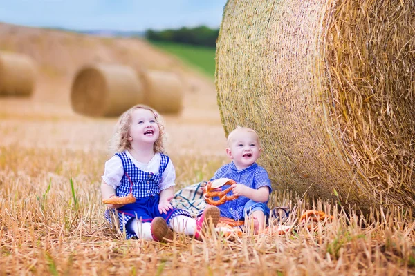 Dzieci podczas oktoberfest — Zdjęcie stockowe