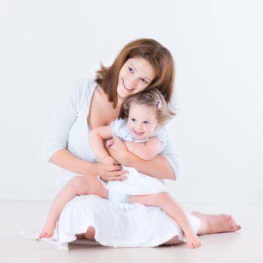 Anne ve bebek kız